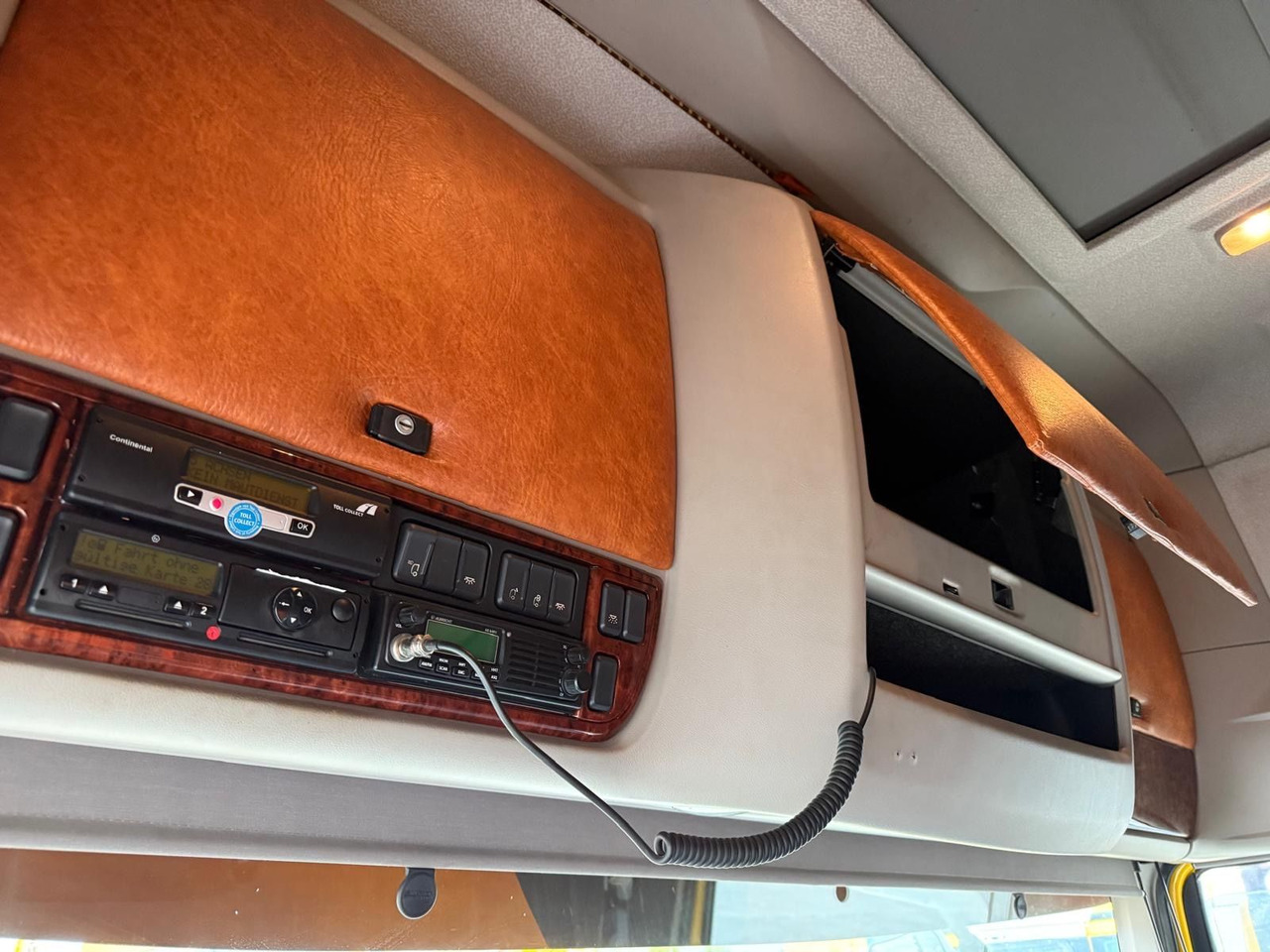 Cabeza tractora DAF XF460 4x2, Retarder, Euro 6, ALU Felgen: foto 13 Cabeza tractora DAF XF460 4x2, Retarder, Euro 6, ALU Felgen: foto 13