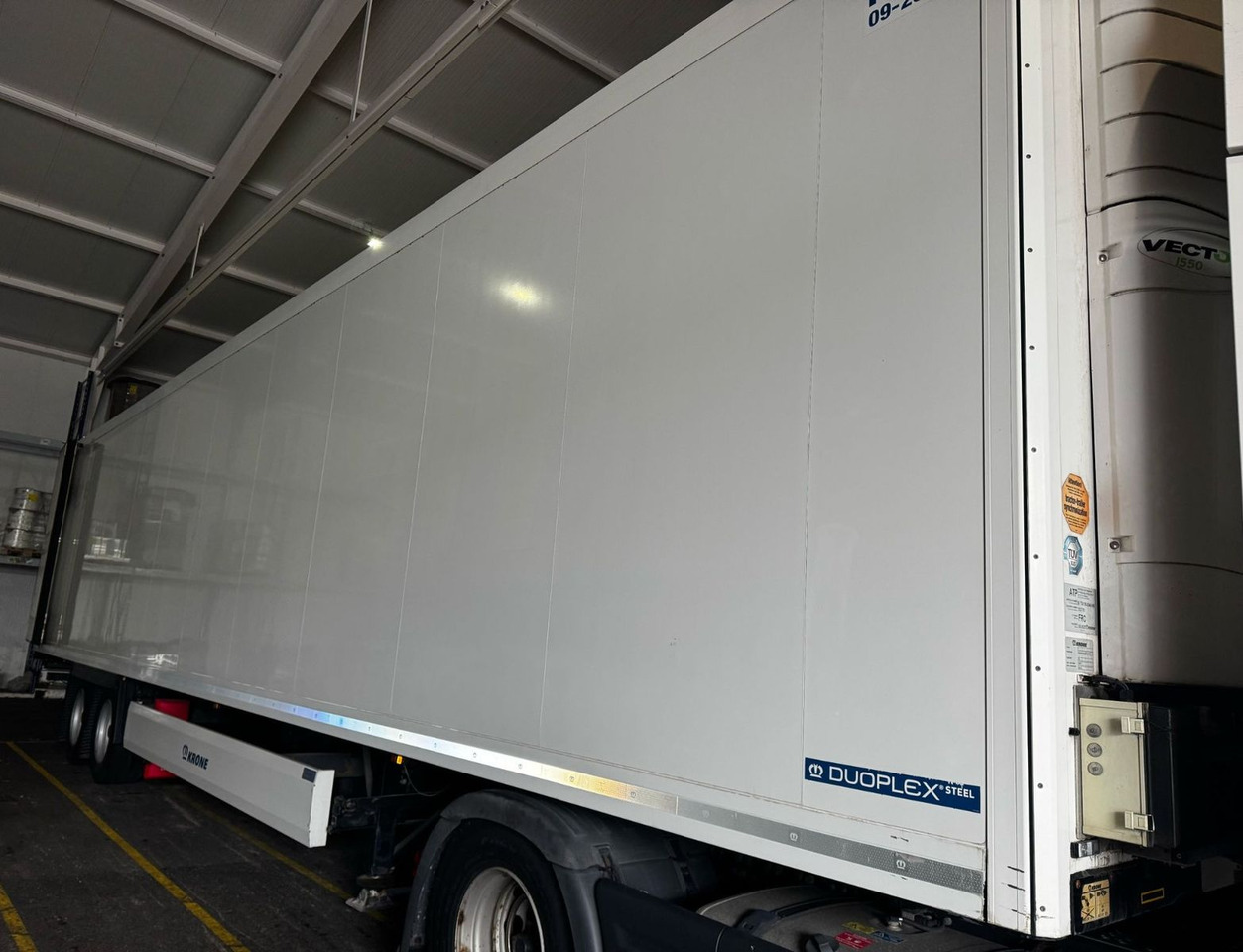 Krone SZ,Carrier Vector1550, -20C°,Duoplex steel - Semirremolque caja cerrada: foto 1 Krone SZ,Carrier Vector1550, -20C°,Duoplex steel - Semirremolque caja cerrada: foto 1