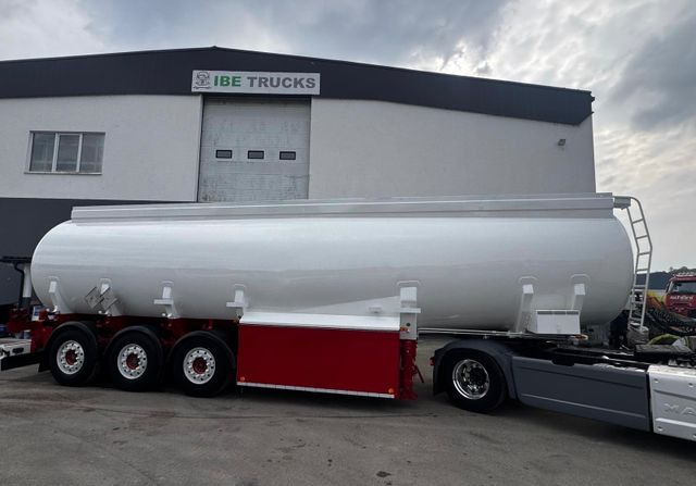 Schwarzmüller TS 3/E ADR, 6 Kammern Treibstoff Fuel - Semirremolque cisterna: foto 2 Schwarzmüller TS 3/E ADR, 6 Kammern Treibstoff Fuel - Semirremolque cisterna: foto 2