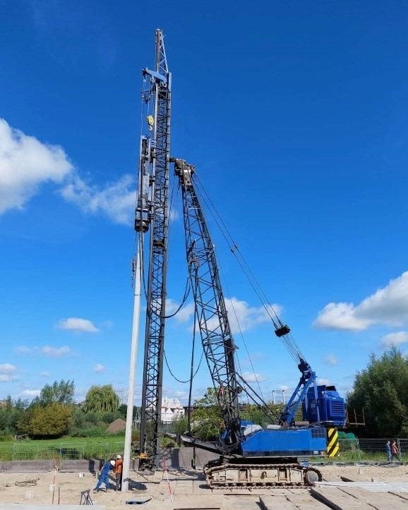 Hitachi KH300-3 PD - Grúa sobre orugas: foto 1 Hitachi KH300-3 PD - Grúa sobre orugas: foto 1