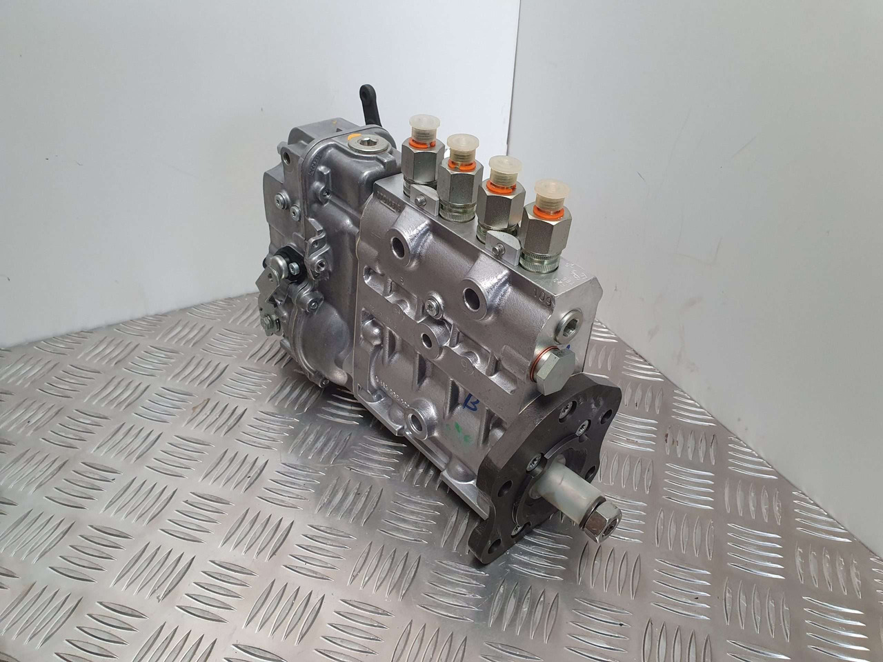 JCB 2DX Injection pump 333/y3578 Bosch - Motor y piezas para Maquinaria de construcción: foto 3 JCB 2DX Injection pump 333/y3578 Bosch - Motor y piezas para Maquinaria de construcción: foto 3