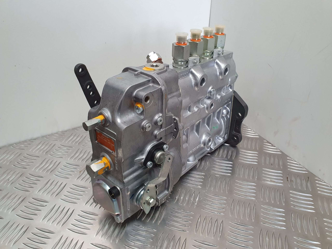 JCB 2DX Injection pump 333/y3578 Bosch - Motor y piezas para Maquinaria de construcción: foto 2 JCB 2DX Injection pump 333/y3578 Bosch - Motor y piezas para Maquinaria de construcción: foto 2
