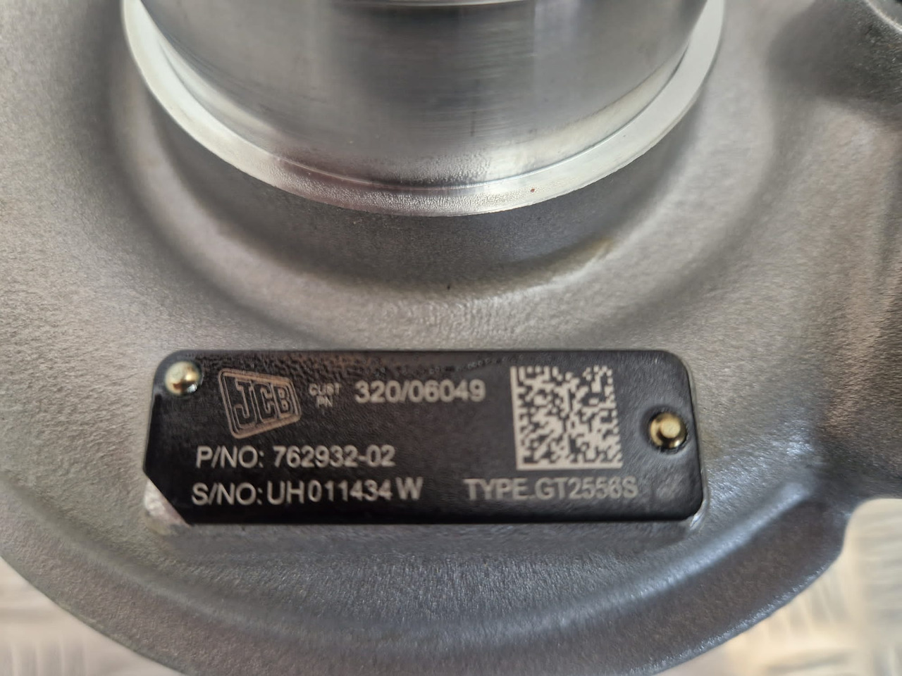 JCB turbocharger 320/06049 Garrett Turbo 762932-02 - Motor y piezas para Maquinaria de construcción: foto 5 JCB turbocharger 320/06049 Garrett Turbo 762932-02 - Motor y piezas para Maquinaria de construcción: foto 5