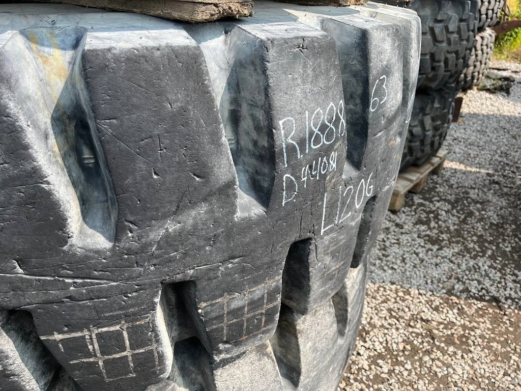 Bridgestone 20,5-25 Volvo L120G , H - Rueda completa: foto 2 Bridgestone 20,5-25 Volvo L120G , H - Rueda completa: foto 2