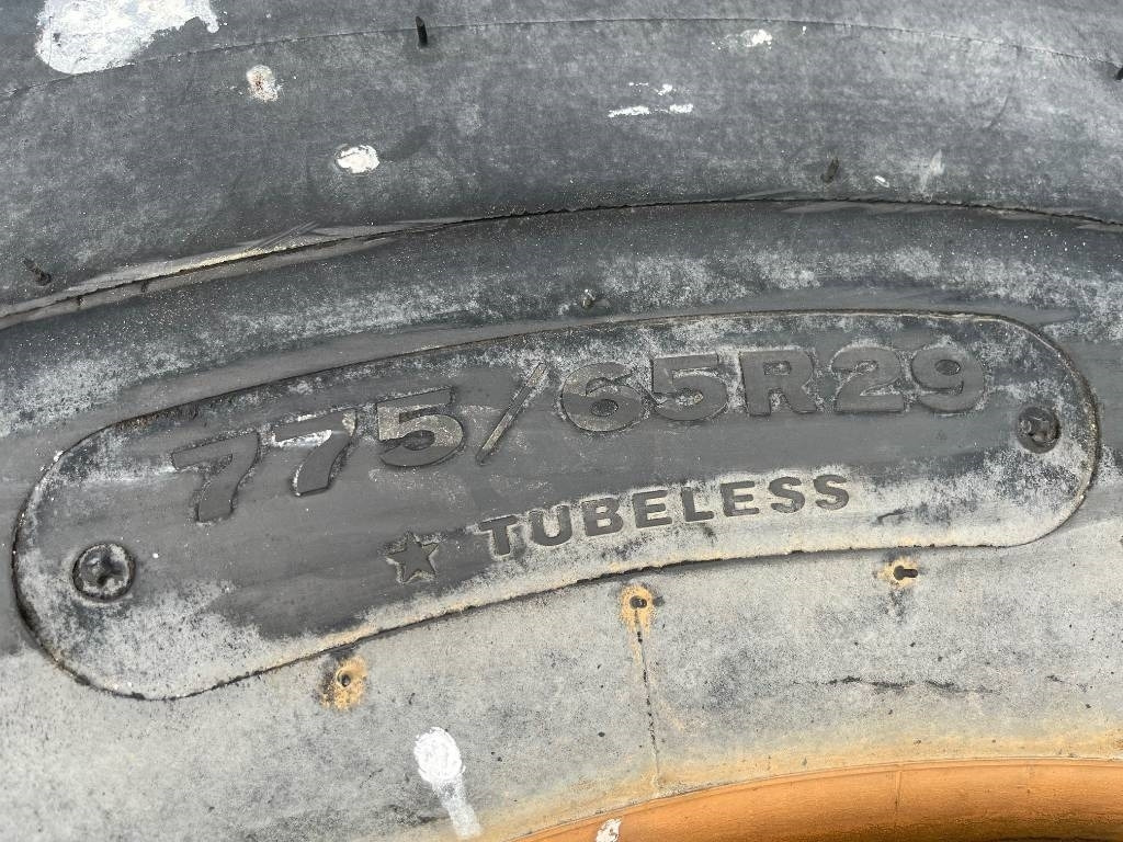 Bridgestone 775 /65 R29 Volvo L180 Wheels - Rueda completa: foto 2 Bridgestone 775 /65 R29 Volvo L180 Wheels - Rueda completa: foto 2