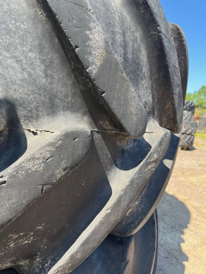 Michelin 650/65R38 520/65R28 till Case , MC Cormick  - Neumático para Maquinaria agrícola: foto 3 Michelin 650/65R38 520/65R28 till Case , MC Cormick  - Neumático para Maquinaria agrícola: foto 3