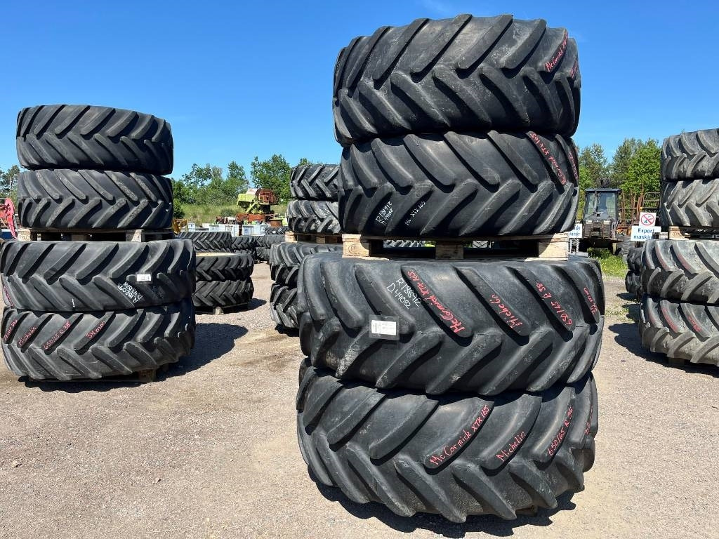 Michelin 650/65R38 520/65R28 till Case , MC Cormick  - Neumático para Maquinaria agrícola: foto 1 Michelin 650/65R38 520/65R28 till Case , MC Cormick  - Neumático para Maquinaria agrícola: foto 1
