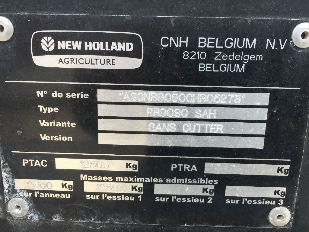 New Holland BB9090 Damaged / Skadad - Empacadora de pacas cuadradas: foto 3 New Holland BB9090 Damaged / Skadad - Empacadora de pacas cuadradas: foto 3