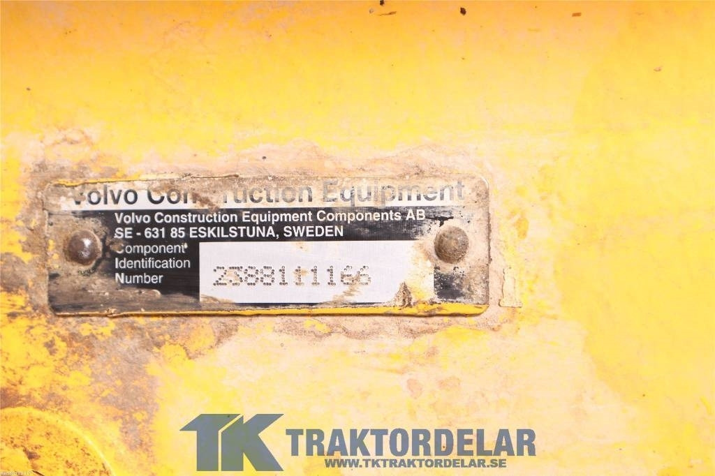 Volvo L 150 E Framvagn - Eje y piezas para Maquinaria de construcción: foto 3 Volvo L 150 E Framvagn - Eje y piezas para Maquinaria de construcción: foto 3