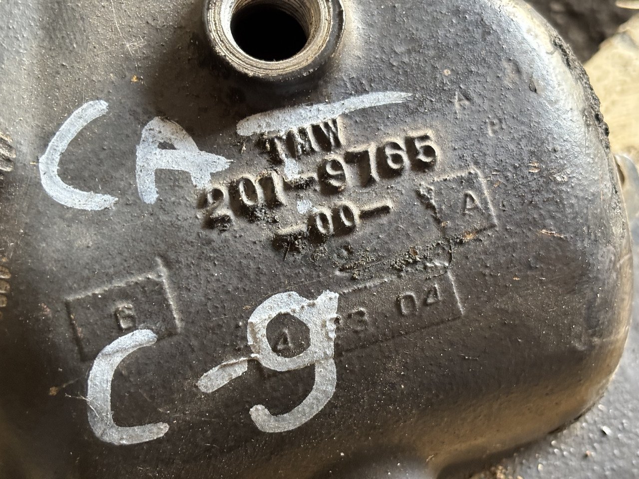 CAT Caterpillar C9 201-9765 Kolanko Wlotu Powietrza 2019765 - Tubo de admisión de aire para Maquinaria agrícola: foto 2 CAT Caterpillar C9 201-9765 Kolanko Wlotu Powietrza 2019765 - Tubo de admisión de aire para Maquinaria agrícola: foto 2