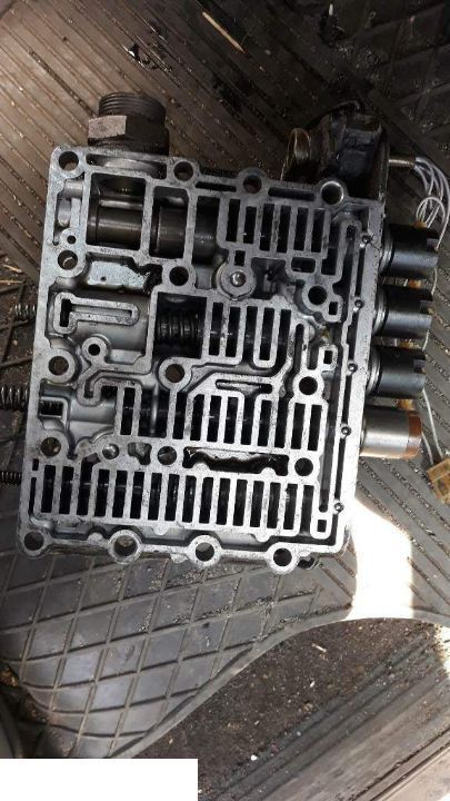Case Cs Blok Zaworowy Skrzyni Biegów - Caja de cambios y piezas para Maquinaria agrícola: foto 1 Case Cs Blok Zaworowy Skrzyni Biegów - Caja de cambios y piezas para Maquinaria agrícola: foto 1