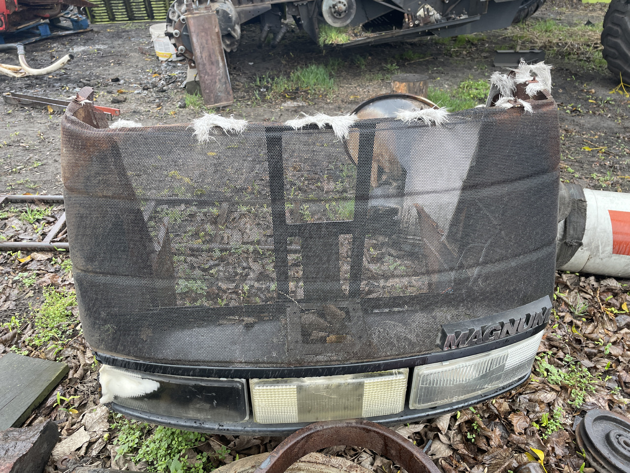 Case Magnum - grill kratka maski lampy - Parrilla para Maquinaria agrícola: foto 1 Case Magnum - grill kratka maski lampy - Parrilla para Maquinaria agrícola: foto 1