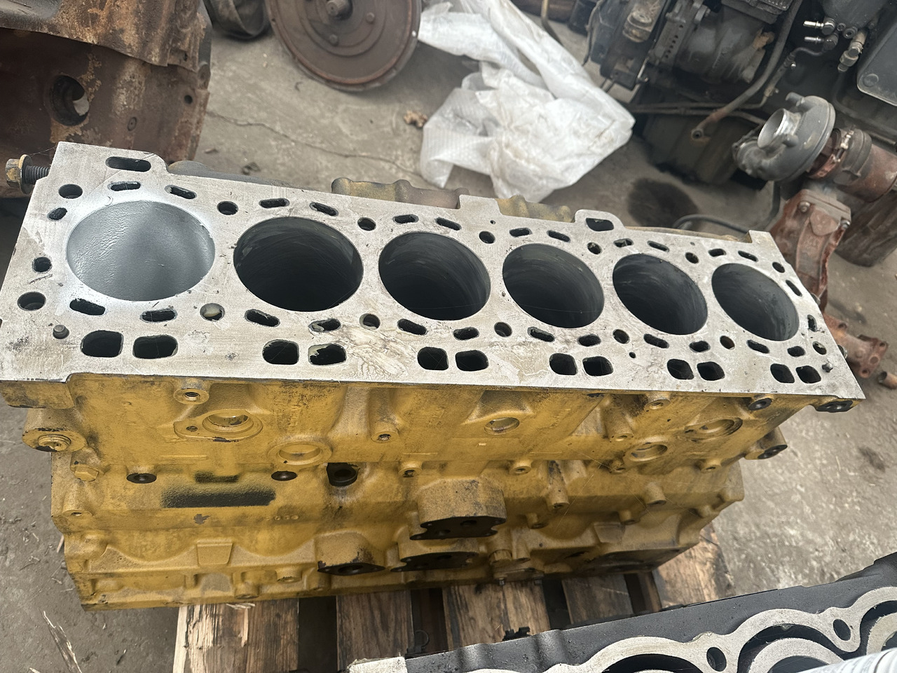 Cat c6.6 blok cylindrów - Bloque de cilindros para Maquinaria agrícola: foto 2 Cat c6.6 blok cylindrów - Bloque de cilindros para Maquinaria agrícola: foto 2
