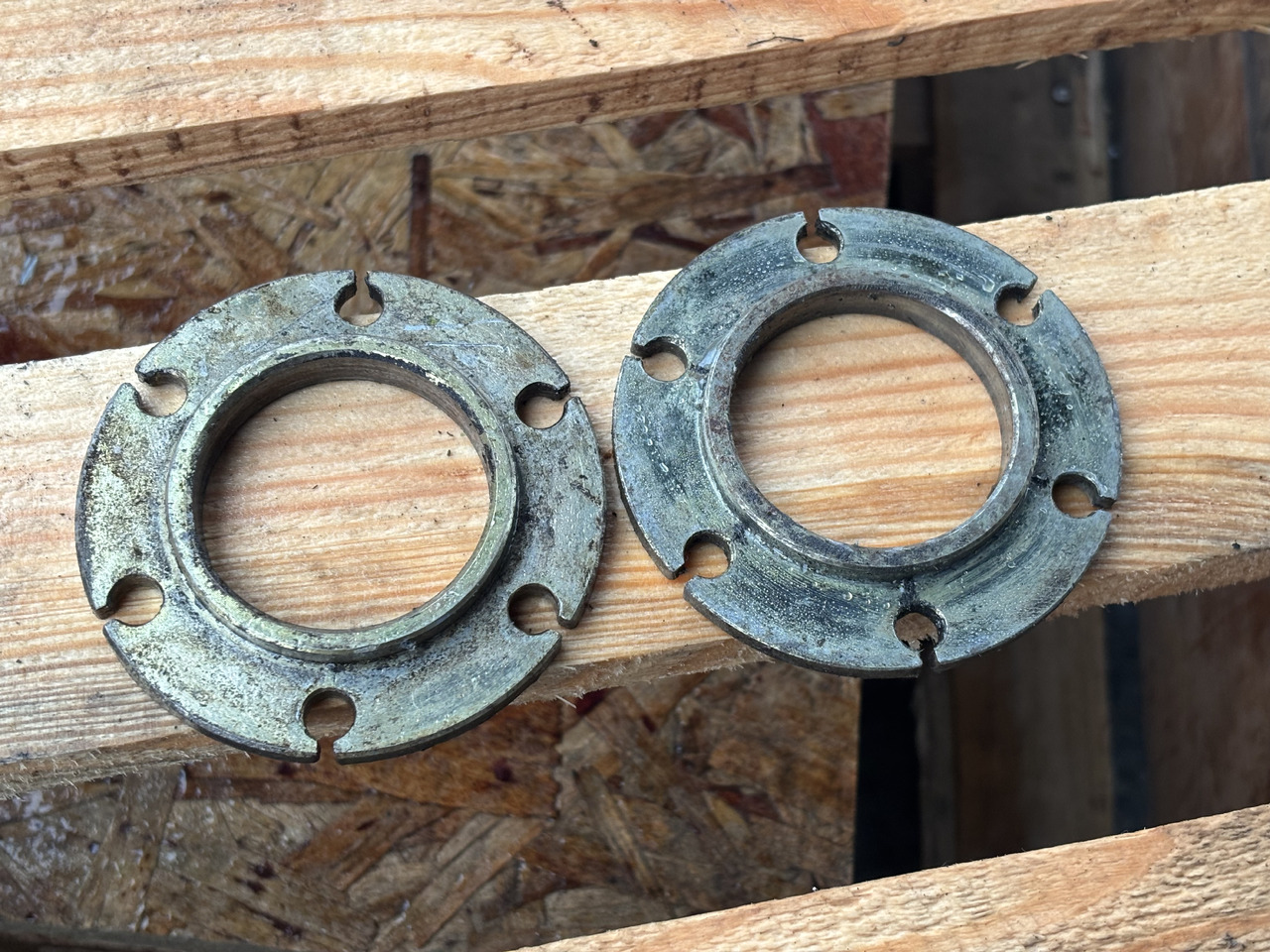 Claas Conspeed 8 75 FC Tuleja Koła Zębatego Ślimaka Wciągającego 0009950670 00 0995 067 0 - Caja de cambios y piezas para Maquinaria agrícola: foto 1 Claas Conspeed 8 75 FC Tuleja Koła Zębatego Ślimaka Wciągającego 0009950670 00 0995 067 0 - Caja de cambios y piezas para Maquinaria agrícola: foto 1