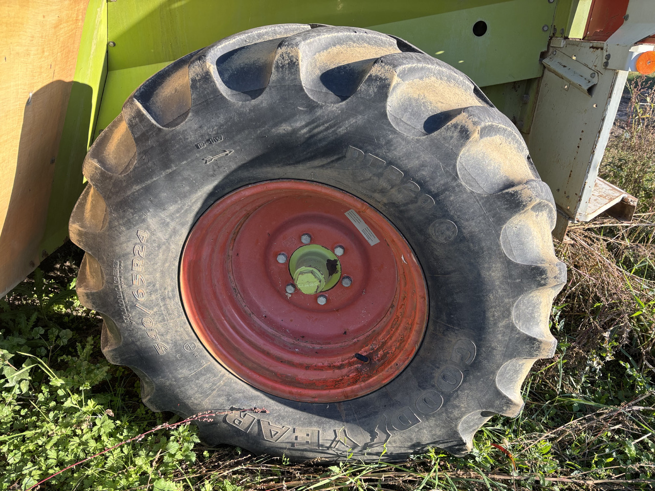 Claas Jaguar 820 840 860 Koło Kompletne Felga Opona 00 0077 040 1 00 0077 187 0 - Llanta para Maquinaria agrícola: foto 1 Claas Jaguar 820 840 860 Koło Kompletne Felga Opona 00 0077 040 1 00 0077 187 0 - Llanta para Maquinaria agrícola: foto 1