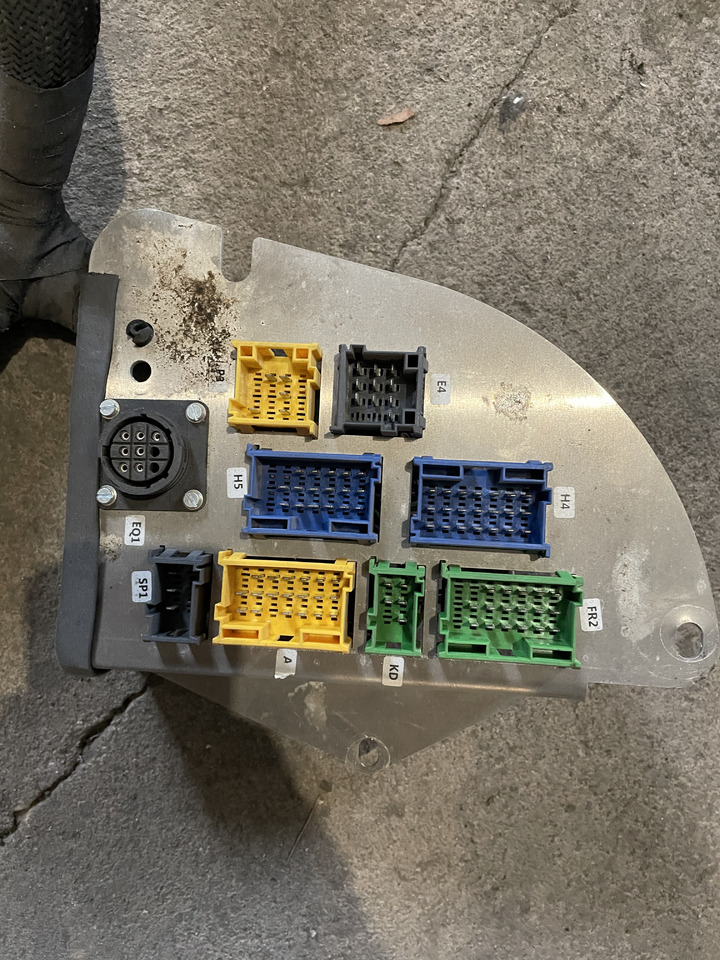 Claas Jaguar 880-830 980-930 - wiązka elektryczna kabiny 0018110206 - Cables/ Alambres para Cosechadora de forraje: foto 2 Claas Jaguar 880-830 980-930 - wiązka elektryczna kabiny 0018110206 - Cables/ Alambres para Cosechadora de forraje: foto 2