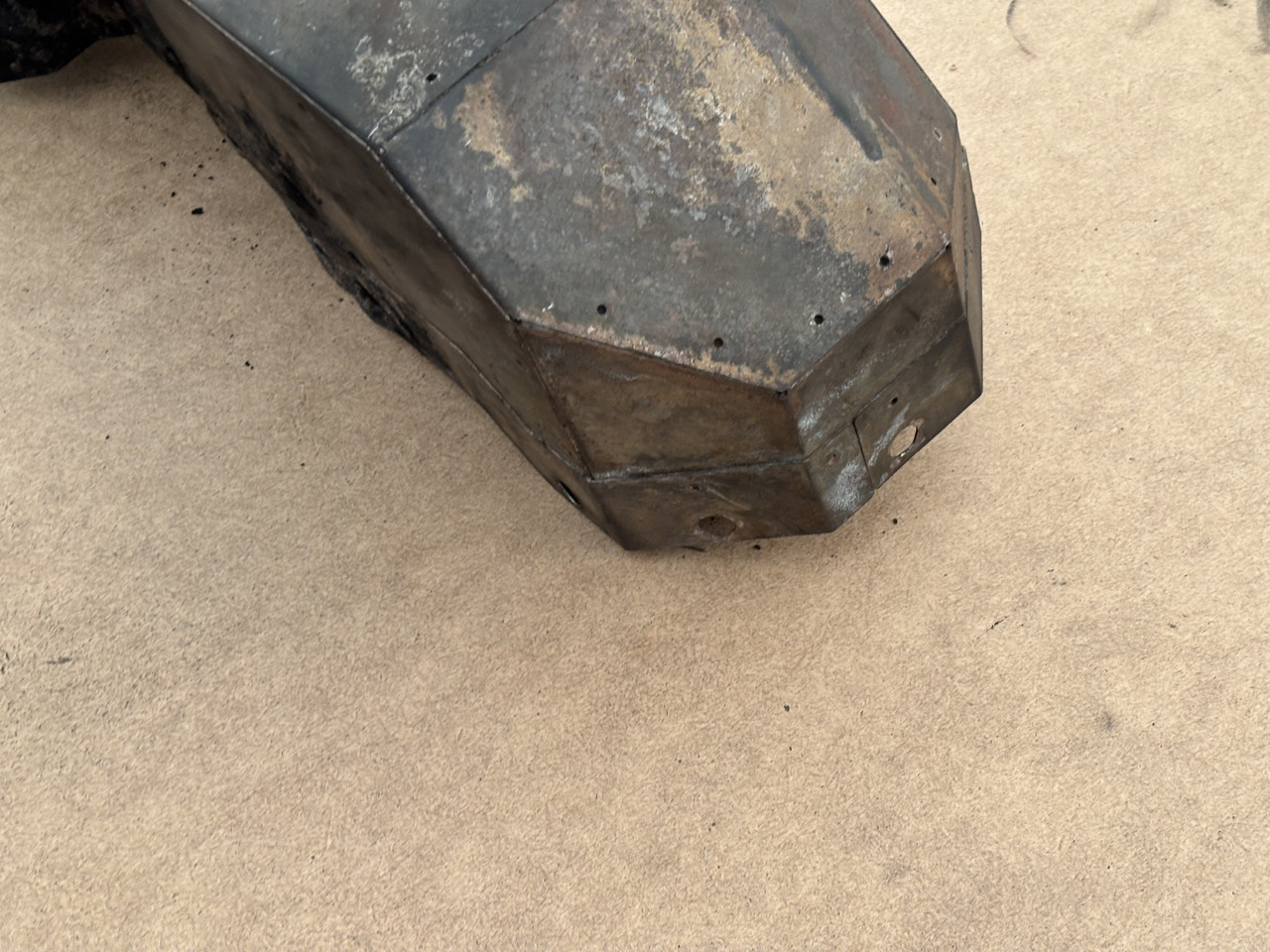 Claas Lexion 780 Osłona Obudowa Maska 00 0781 215 0 0007812150 - Capota para Cosechadora de granos: foto 4 Claas Lexion 780 Osłona Obudowa Maska 00 0781 215 0 0007812150 - Capota para Cosechadora de granos: foto 4