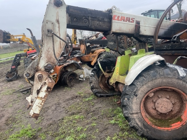Claas k50 zwolnica zwrotnica skrzynia ramię teleskop inne części - Mangueta para Maquinaria agrícola: foto 5 Claas k50 zwolnica zwrotnica skrzynia ramię teleskop inne części - Mangueta para Maquinaria agrícola: foto 5