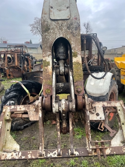 Claas k50 zwolnica zwrotnica skrzynia ramię teleskop inne części - Mangueta para Maquinaria agrícola: foto 3 Claas k50 zwolnica zwrotnica skrzynia ramię teleskop inne części - Mangueta para Maquinaria agrícola: foto 3