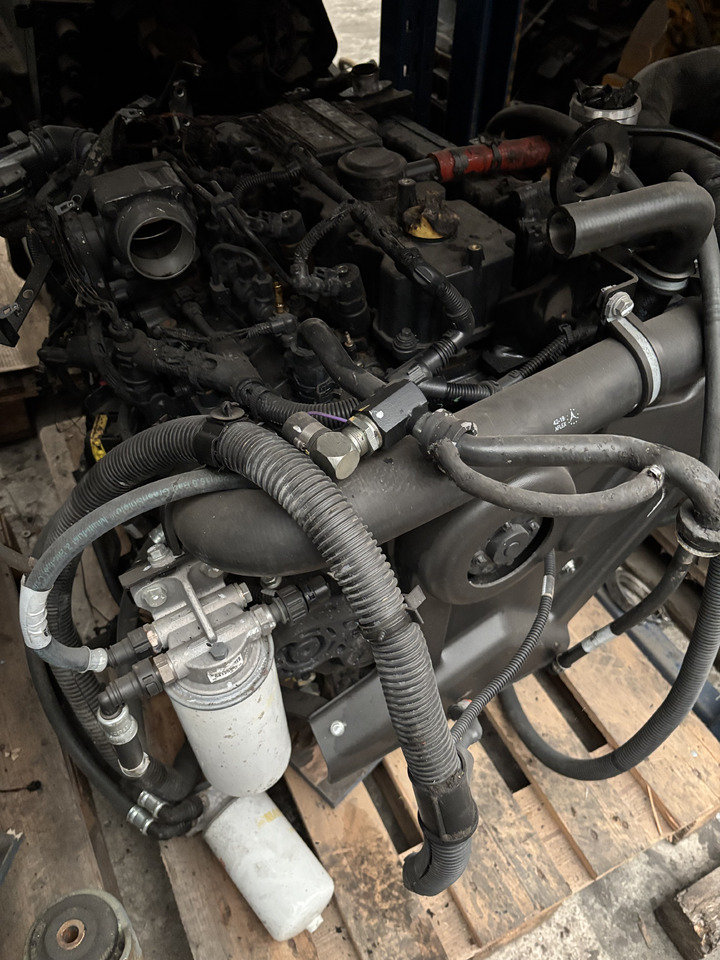 DEUTZ 3.6 75 KM (55.4 kW) Silnik CZĘŚCI Manitou MT1033TCD3.6L04 MT 1033 TCD 3.6 L04 C4DI90 - Motor y piezas para Maquinaria de construcción: foto 2 DEUTZ 3.6 75 KM (55.4 kW) Silnik CZĘŚCI Manitou MT1033TCD3.6L04 MT 1033 TCD 3.6 L04 C4DI90 - Motor y piezas para Maquinaria de construcción: foto 2