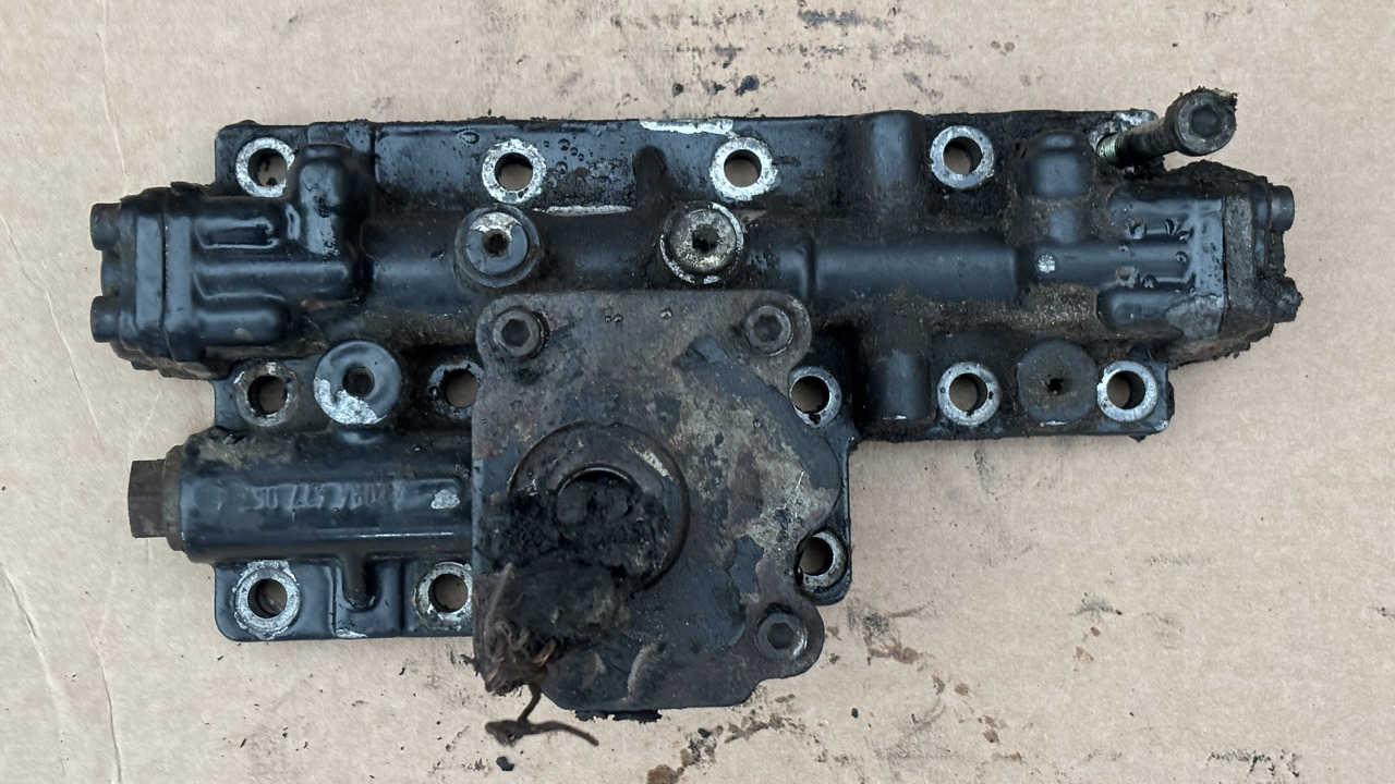 Deutz Fahr Agrotron 230 260 Skrzynia Biegów Obudowa Pokrywa Panel CZĘŚCI - Caja de cambios para Maquinaria agrícola: foto 2 Deutz Fahr Agrotron 230 260 Skrzynia Biegów Obudowa Pokrywa Panel CZĘŚCI - Caja de cambios para Maquinaria agrícola: foto 2