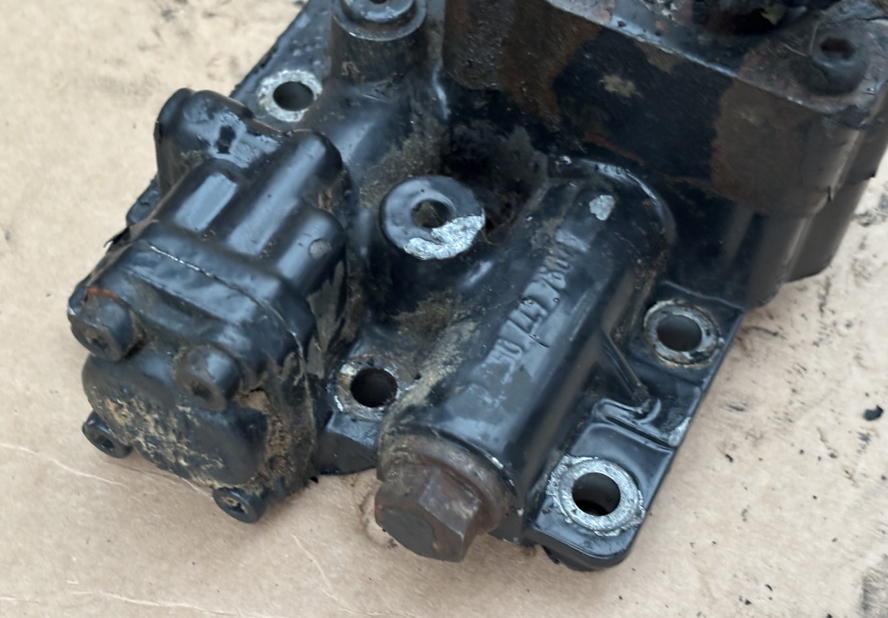 Deutz Fahr Agrotron 230 260 Skrzynia Biegów Obudowa Pokrywa Panel CZĘŚCI - Caja de cambios para Maquinaria agrícola: foto 4 Deutz Fahr Agrotron 230 260 Skrzynia Biegów Obudowa Pokrywa Panel CZĘŚCI - Caja de cambios para Maquinaria agrícola: foto 4