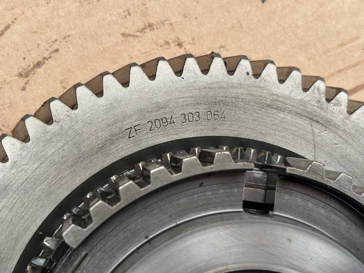 Deutz Fahr Agrotron 230 260 Skrzynia Biegów Synchronizator Tryb Zębatka CZĘŚCI 2094303064 - Caja de cambios para Maquinaria agrícola: foto 3 Deutz Fahr Agrotron 230 260 Skrzynia Biegów Synchronizator Tryb Zębatka CZĘŚCI 2094303064 - Caja de cambios para Maquinaria agrícola: foto 3