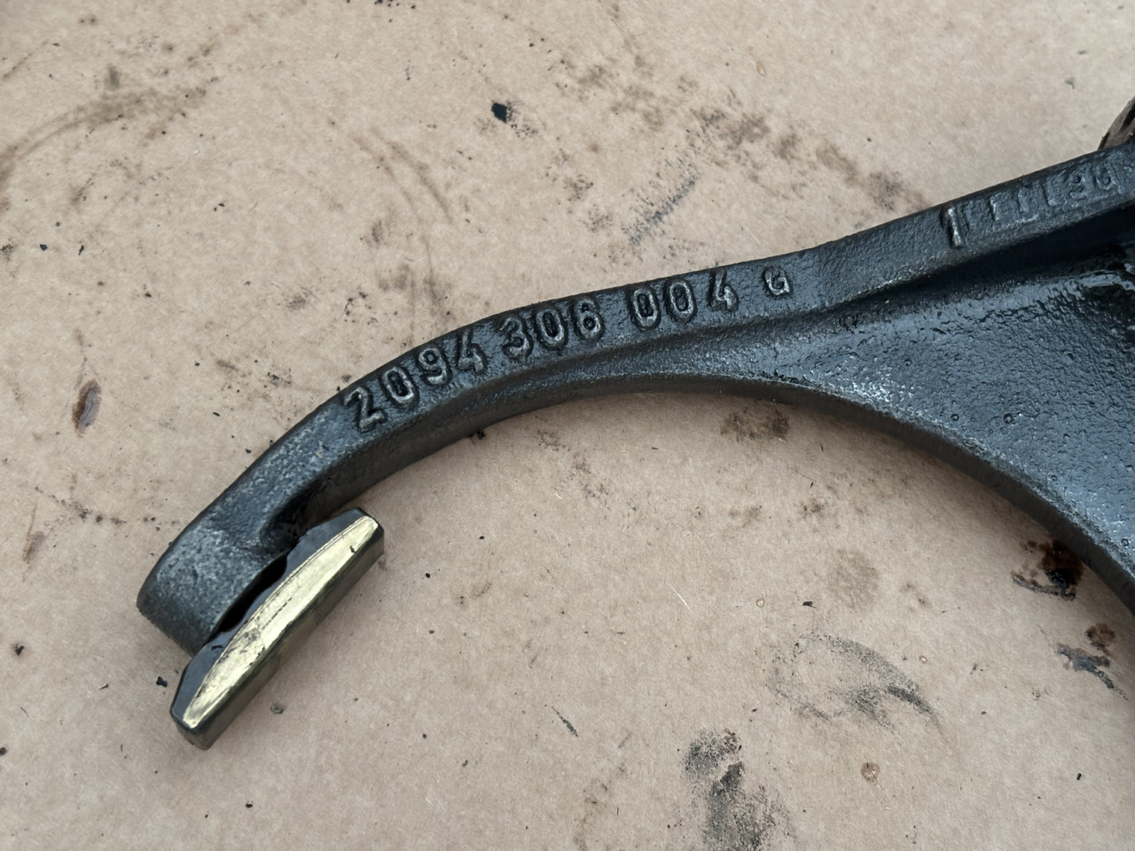 Deutz Fahr Agrotron 230 260 Skrzynia Biegów Widełki Zmiany Biegów 2094306003 2094306029 2094306004 - Caja de cambios para Maquinaria agrícola: foto 4 Deutz Fahr Agrotron 230 260 Skrzynia Biegów Widełki Zmiany Biegów 2094306003 2094306029 2094306004 - Caja de cambios para Maquinaria agrícola: foto 4