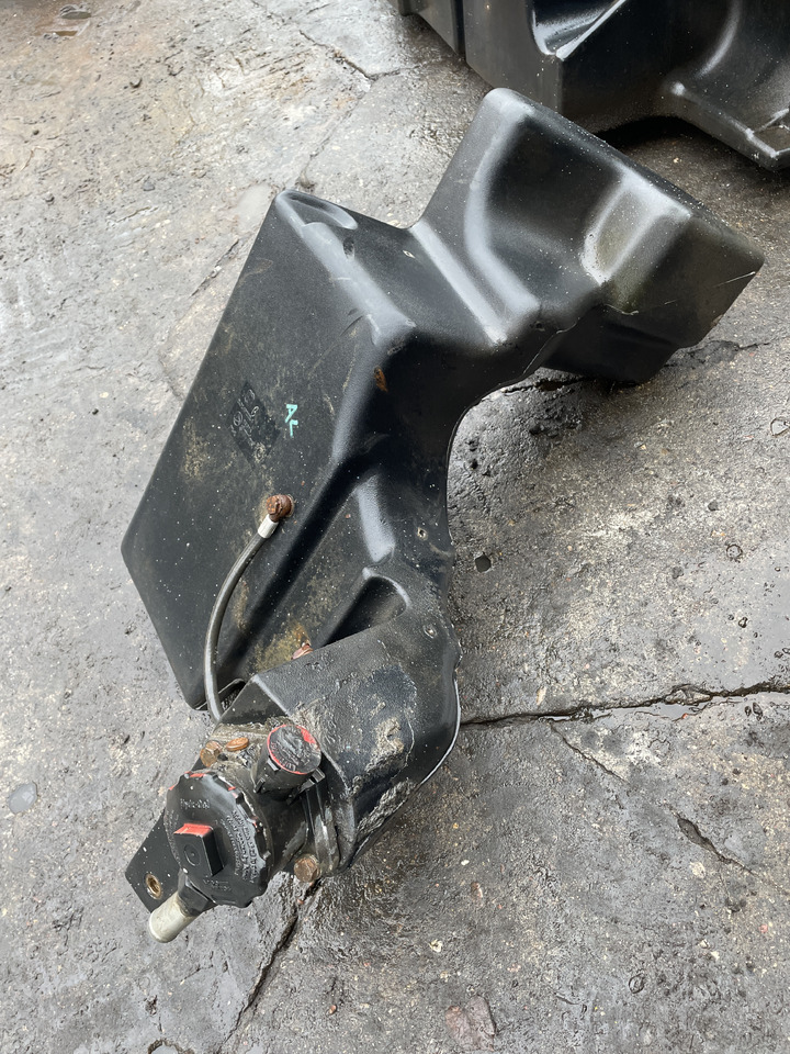 Deutz Fahr Agrotron - zbiornik paliwa 001492284 - Depósito de combustible: foto 3 Deutz Fahr Agrotron - zbiornik paliwa 001492284 - Depósito de combustible: foto 3