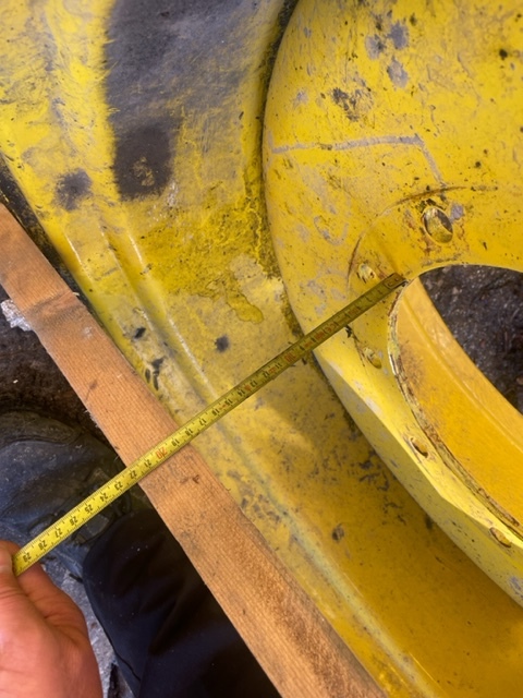 Felga John Deere 15x28 / AL118869 - Llanta para Maquinaria agrícola: foto 3 Felga John Deere 15x28 / AL118869 - Llanta para Maquinaria agrícola: foto 3