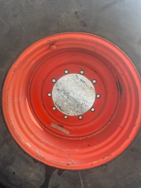 Felga claas xerion DW23x38 , Dw 23x38 - Llanta para Maquinaria agrícola: foto 4 Felga claas xerion DW23x38 , Dw 23x38 - Llanta para Maquinaria agrícola: foto 4