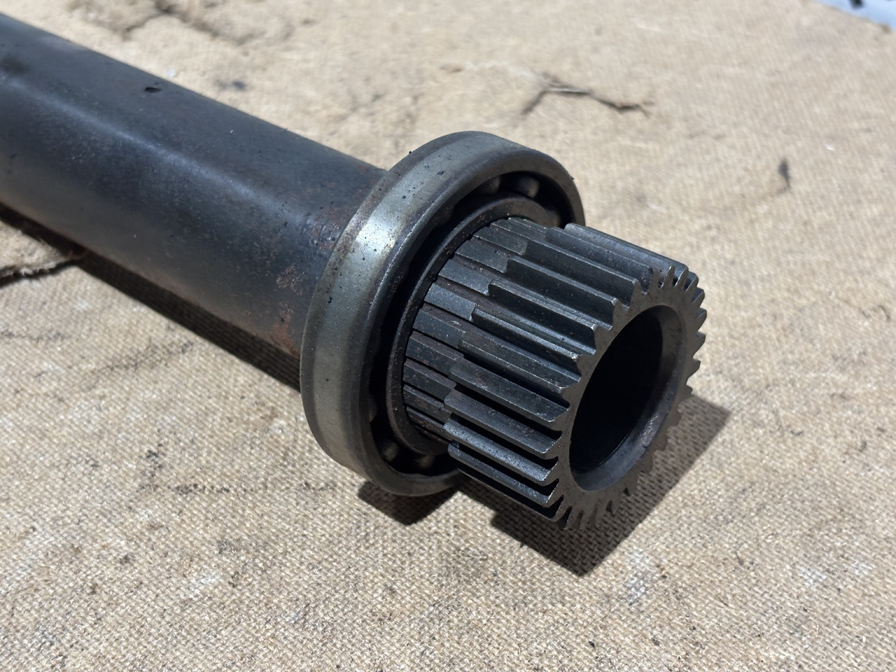 Fendt AGCO 920 924 926 930 Skrzynia Biegów Wał Wałek CZĘŚĆI M934100082040 - Caja de cambios para Maquinaria agrícola: foto 3 Fendt AGCO 920 924 926 930 Skrzynia Biegów Wał Wałek CZĘŚĆI M934100082040 - Caja de cambios para Maquinaria agrícola: foto 3