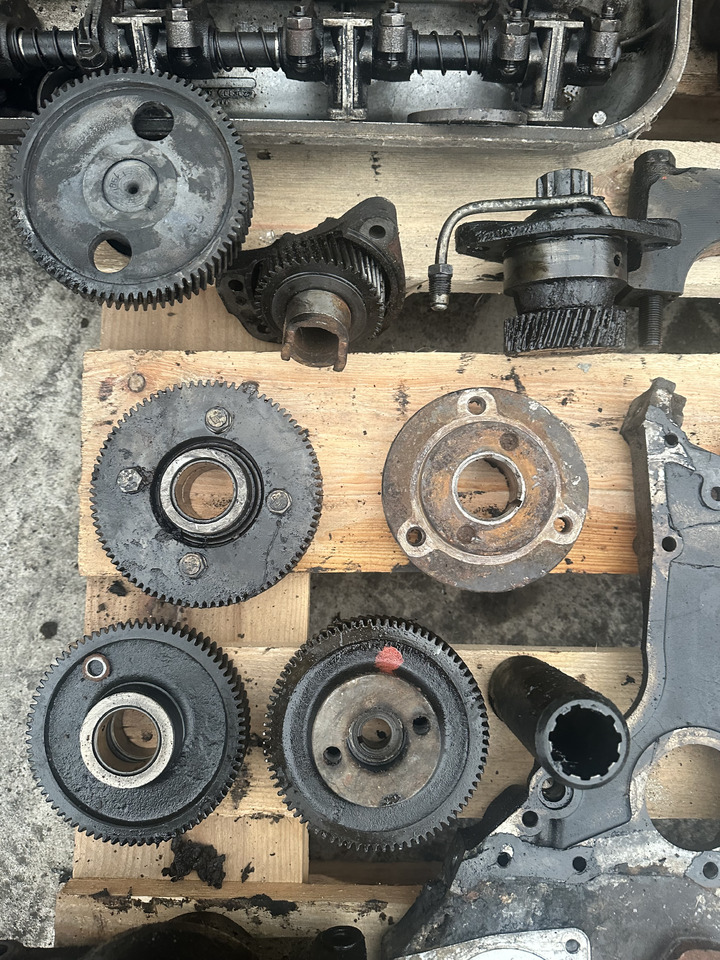 Fiat 780dt Fiat 8045 głowica cylindrów , klawiatura głowicy , rozrząd , części - Cabezal de bloque para Maquinaria agrícola: foto 4 Fiat 780dt Fiat 8045 głowica cylindrów , klawiatura głowicy , rozrząd , części - Cabezal de bloque para Maquinaria agrícola: foto 4