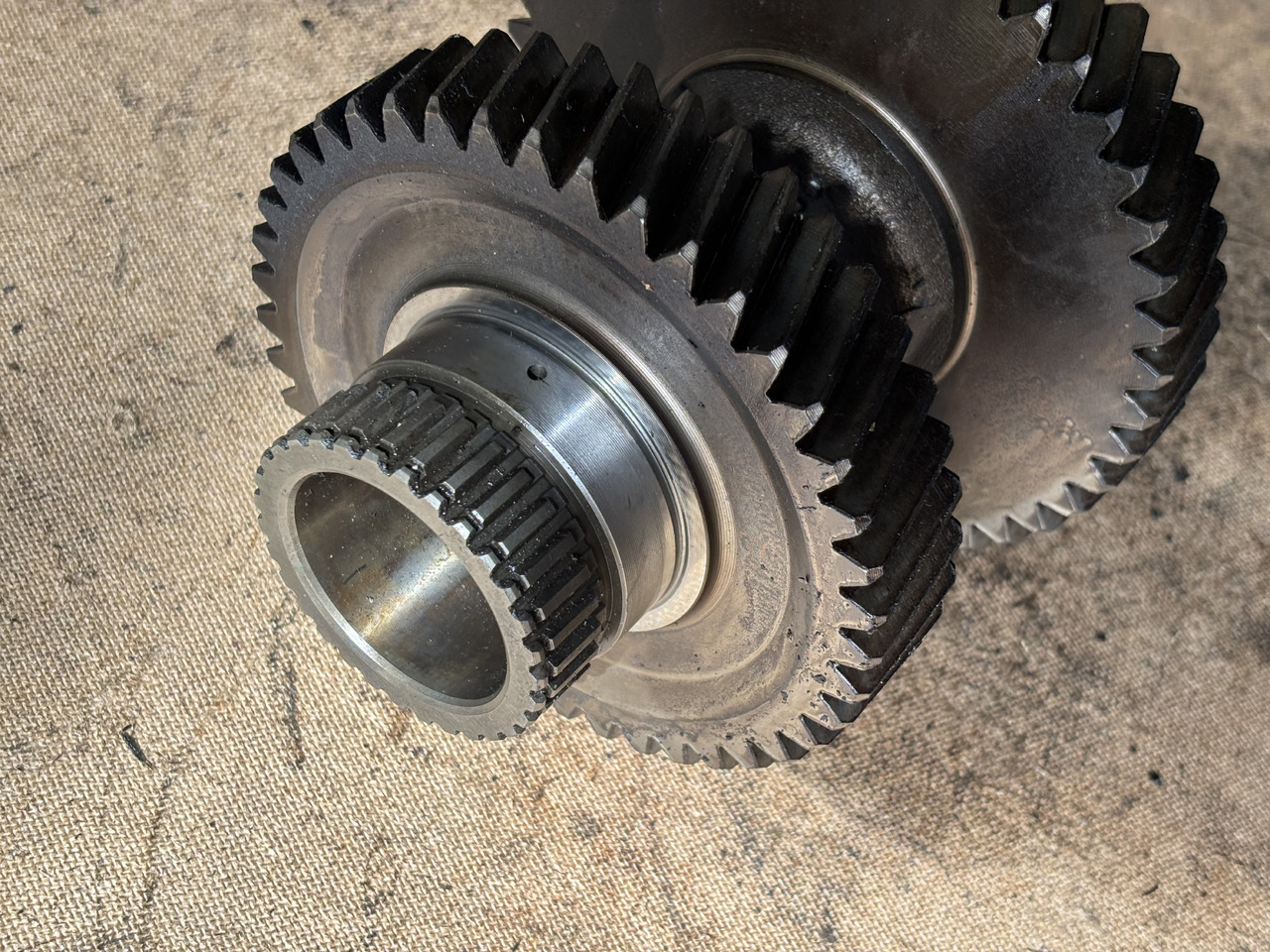 John Deere 6010 6110 6210 6300 6400 Wał Napędowy L78966 - Palier para Maquinaria agrícola: foto 2 John Deere 6010 6110 6210 6300 6400 Wał Napędowy L78966 - Palier para Maquinaria agrícola: foto 2