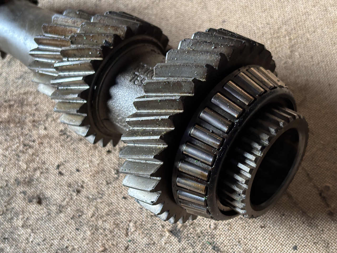 John Deere 6100 6200 6300 6400 6500 6600 Wał Napędowy L101006 L78967 - Palier para Maquinaria agrícola: foto 3 John Deere 6100 6200 6300 6400 6500 6600 Wał Napędowy L101006 L78967 - Palier para Maquinaria agrícola: foto 3