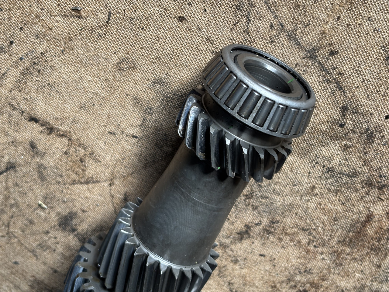 John Deere 6120 6220 Wał Napędowy L153401 - Palier para Maquinaria agrícola: foto 2 John Deere 6120 6220 Wał Napędowy L153401 - Palier para Maquinaria agrícola: foto 2