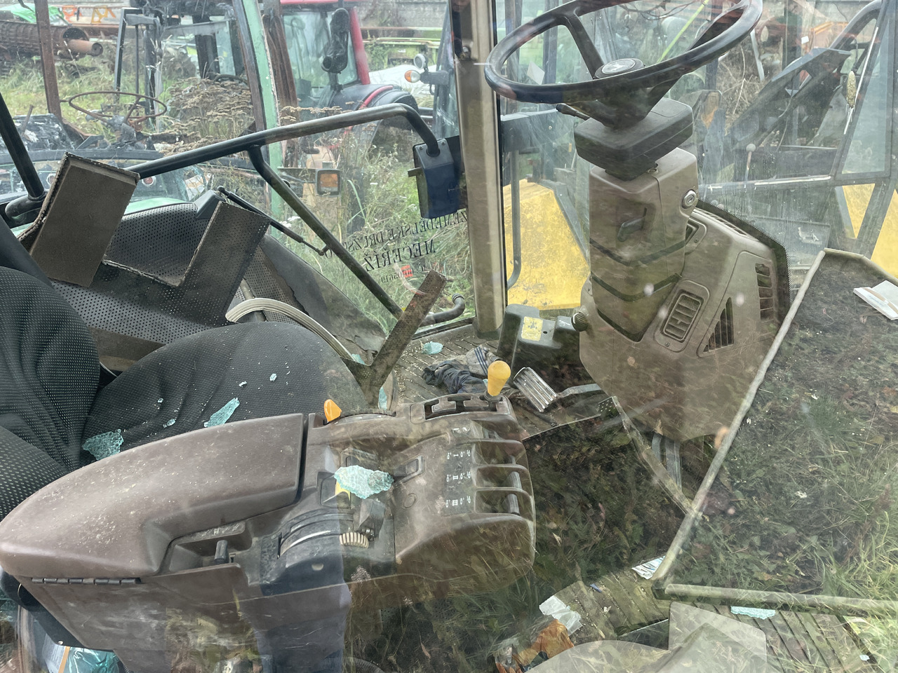 John Deere 8210 - kabina dach plastiki lusterko - Cabina para Tractor: foto 2 John Deere 8210 - kabina dach plastiki lusterko - Cabina para Tractor: foto 2