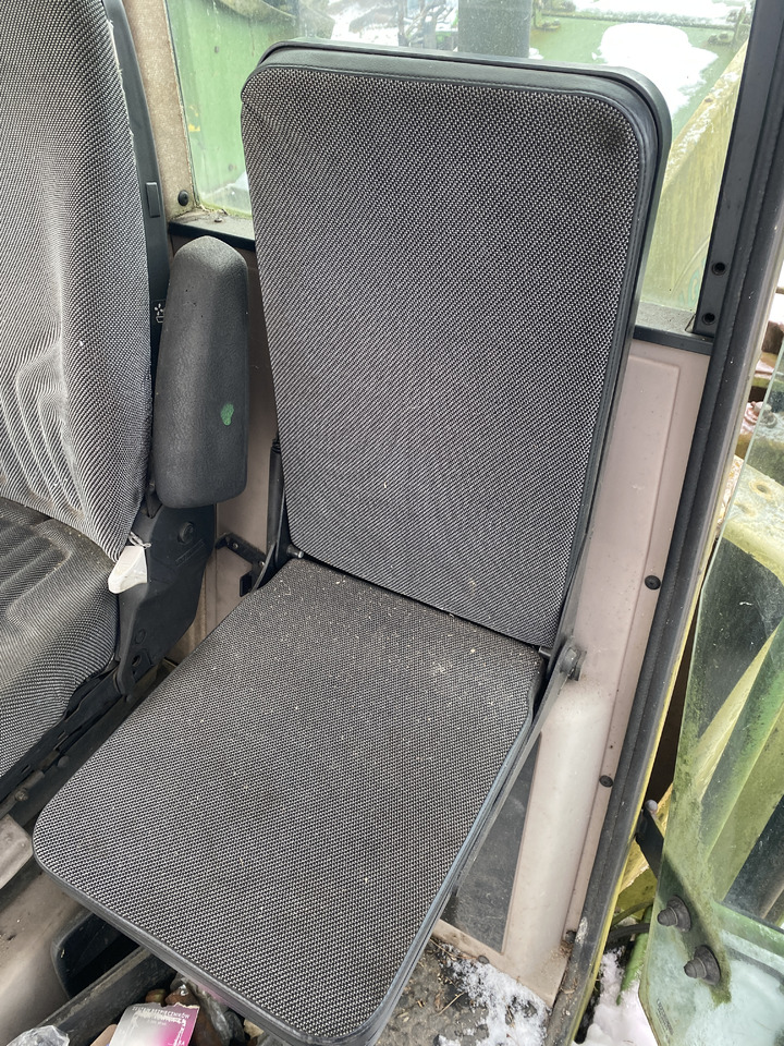 Krone Big M II - fotel pasaźera 002204690 - Asiento para Maquinaria agrícola: foto 1 Krone Big M II - fotel pasaźera 002204690 - Asiento para Maquinaria agrícola: foto 1