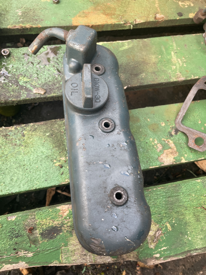 Kubota D722 - pokrywa zaworów - Motor y piezas para Maquinaria de construcción: foto 1 Kubota D722 - pokrywa zaworów - Motor y piezas para Maquinaria de construcción: foto 1