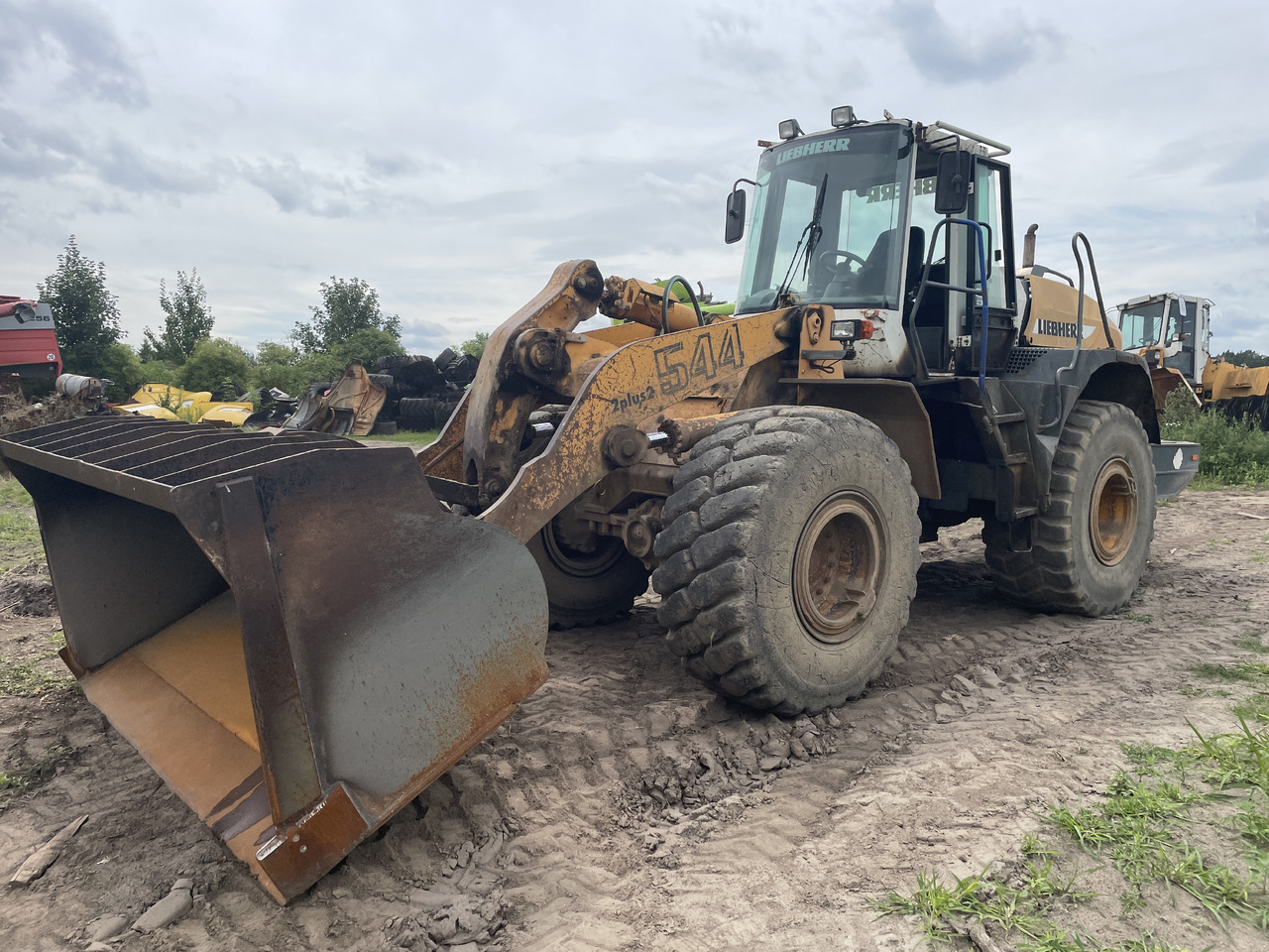 Liebherr L544 - koło felga opona - Llanta para Maquinaria agrícola: foto 1 Liebherr L544 - koło felga opona - Llanta para Maquinaria agrícola: foto 1