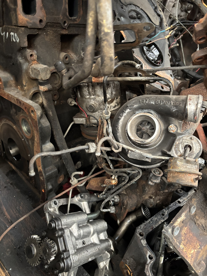 Manitou MLT 634-120 Perkins Silnik Blok Tryby Koło Pasowe Pokrywa Wał Korbowy CZĘŚCI - Cigüeñal para Maquinaria agrícola: foto 3 Manitou MLT 634-120 Perkins Silnik Blok Tryby Koło Pasowe Pokrywa Wał Korbowy CZĘŚCI - Cigüeñal para Maquinaria agrícola: foto 3