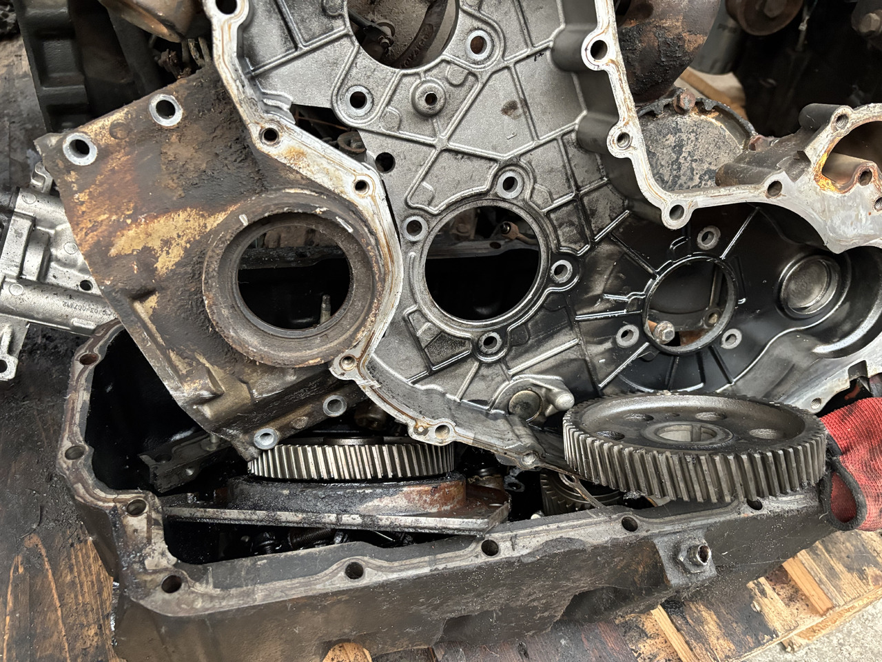 Manitou MLT 634-120 Perkins Silnik Blok Tryby Koło Pasowe Pokrywa Wał Korbowy CZĘŚCI - Cigüeñal para Maquinaria agrícola: foto 2 Manitou MLT 634-120 Perkins Silnik Blok Tryby Koło Pasowe Pokrywa Wał Korbowy CZĘŚCI - Cigüeñal para Maquinaria agrícola: foto 2