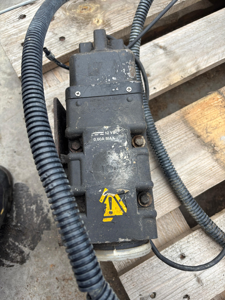 Massey Ferguson, Landini, Claas Radar Sensor Czujnik Prędkości Miernik Areału 3714290M2 - Sensor para Maquinaria agrícola: foto 1 Massey Ferguson, Landini, Claas Radar Sensor Czujnik Prędkości Miernik Areału 3714290M2 - Sensor para Maquinaria agrícola: foto 1