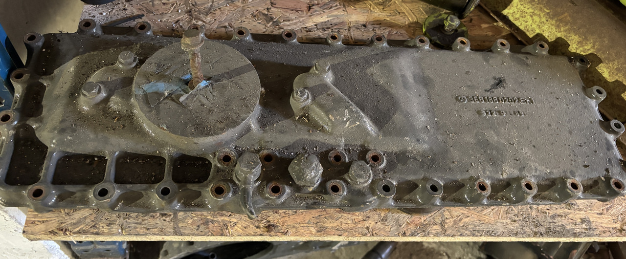 Mercedes OM366 Claas - chłodnica oleju pokrywa 3661880202 - Enfriador de aceite para Maquinaria agrícola: foto 1 Mercedes OM366 Claas - chłodnica oleju pokrywa 3661880202 - Enfriador de aceite para Maquinaria agrícola: foto 1