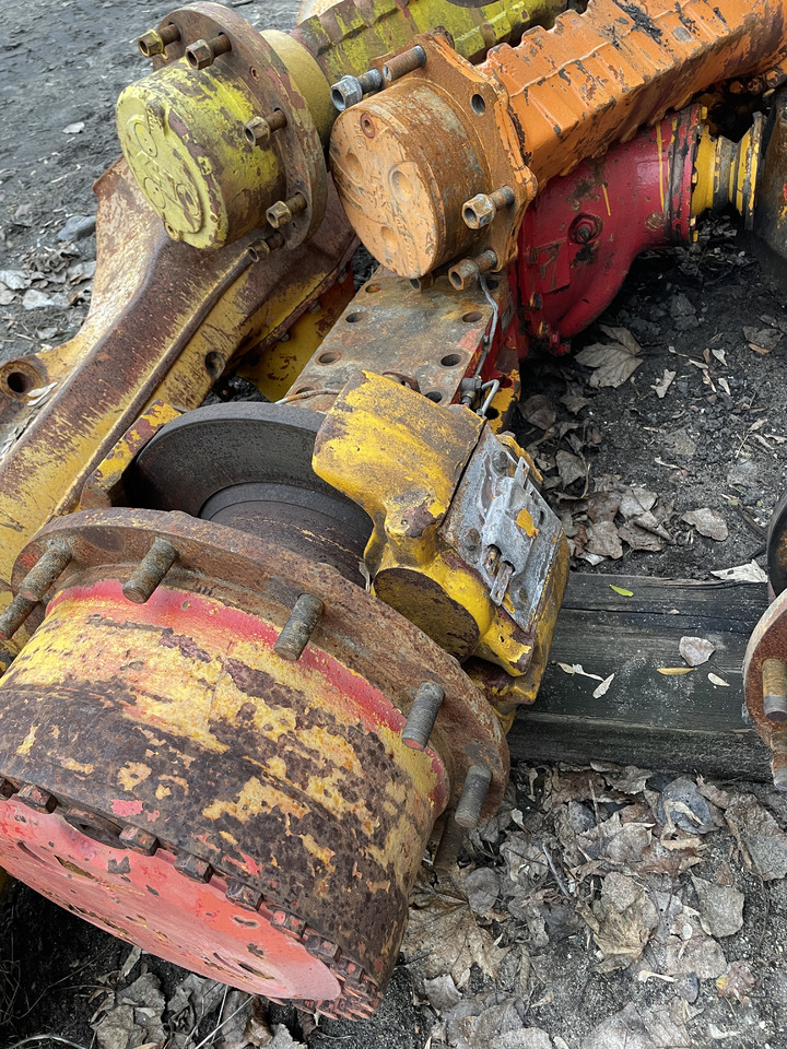 Most przedni napędowy oś ZF AP-17/R - zwolnica wkład piasta obudowa - Eje y piezas para Maquinaria agrícola: foto 2 Most przedni napędowy oś ZF AP-17/R - zwolnica wkład piasta obudowa - Eje y piezas para Maquinaria agrícola: foto 2