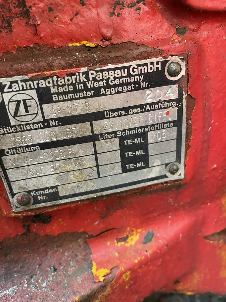 Most przedni napędowy oś ZF AP-17/R - zwolnica wkład piasta obudowa - Eje y piezas para Maquinaria agrícola: foto 1 Most przedni napędowy oś ZF AP-17/R - zwolnica wkład piasta obudowa - Eje y piezas para Maquinaria agrícola: foto 1