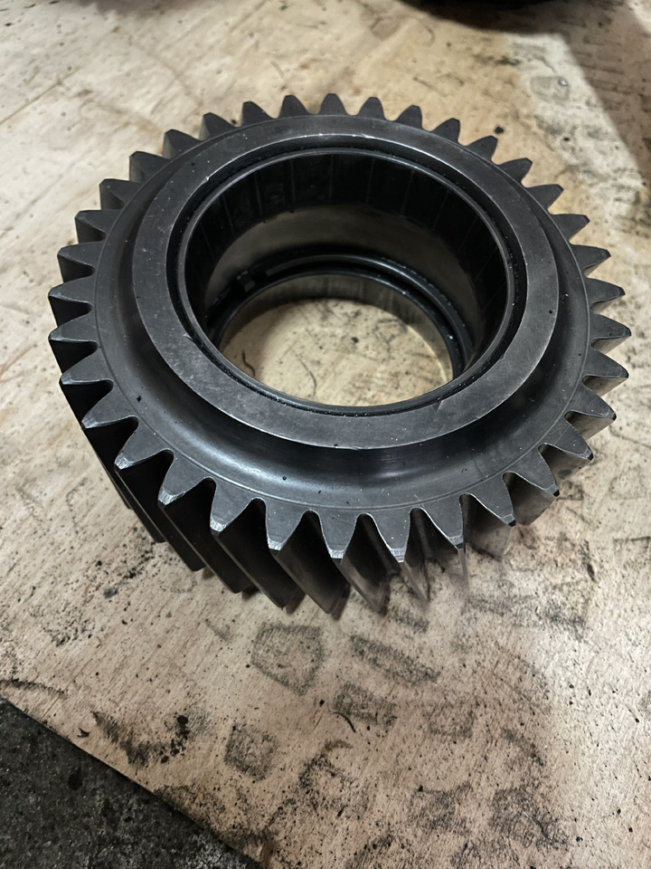 New Holland T8 Case Magnum - koło zębate pośrednie 302554A1 - Caja de cambios y piezas para Maquinaria agrícola: foto 1 New Holland T8 Case Magnum - koło zębate pośrednie 302554A1 - Caja de cambios y piezas para Maquinaria agrícola: foto 1