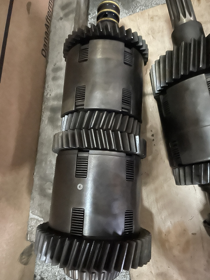 New Holland T8 Case Magnum - kosze skrzyni biegów - Caja de cambios y piezas para Maquinaria agrícola: foto 1 New Holland T8 Case Magnum - kosze skrzyni biegów - Caja de cambios y piezas para Maquinaria agrícola: foto 1