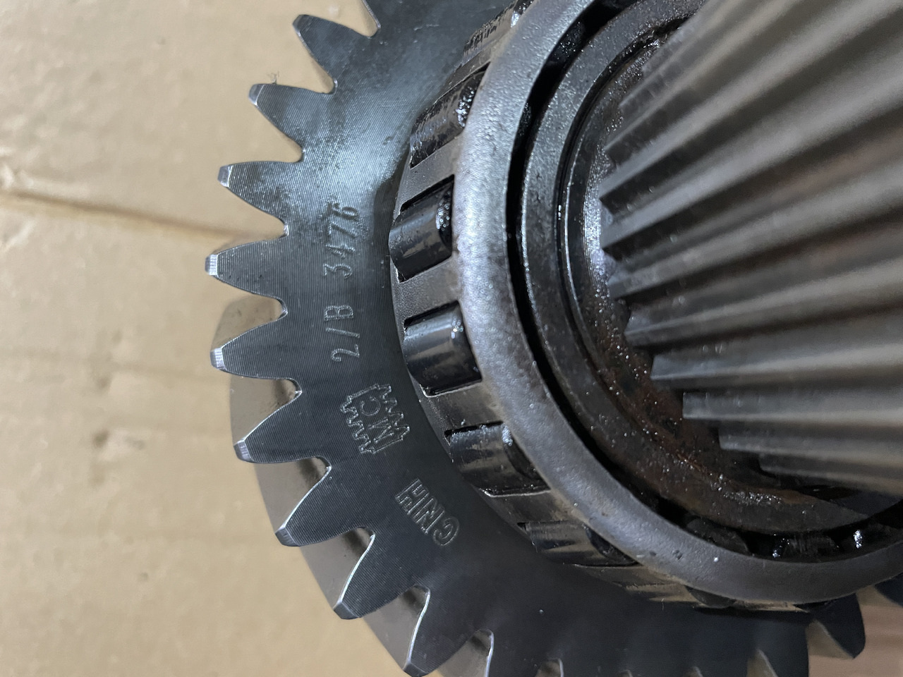 New Holland T8 Case Magnum - wałek skrzyni biegów 2/B 3476 - Caja de cambios y piezas para Maquinaria agrícola: foto 1 New Holland T8 Case Magnum - wałek skrzyni biegów 2/B 3476 - Caja de cambios y piezas para Maquinaria agrícola: foto 1