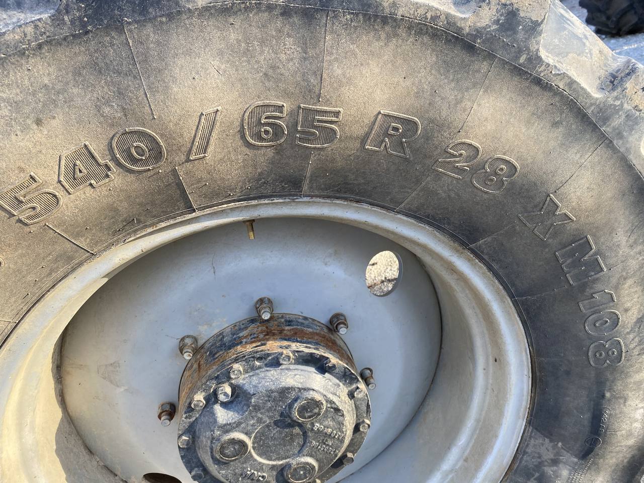 Opony Michelin 540/65R28 - Neumático para Maquinaria agrícola: foto 1 Opony Michelin 540/65R28 - Neumático para Maquinaria agrícola: foto 1